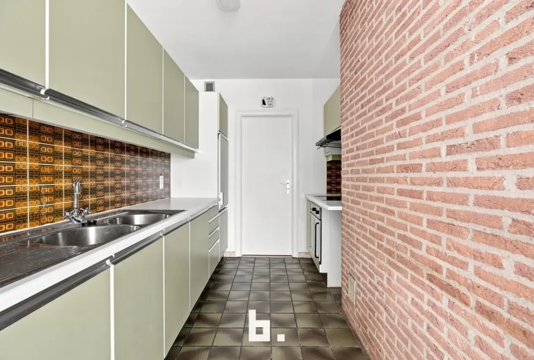 Instapklaar 2-slaapkamerappartement op topligging in Izegem - Izegem