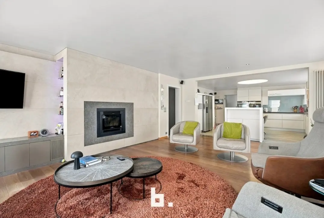 Uitzonderlijk ruime woning met praktijkmogelijkheden op centrale ligging in Wingene - Wingene