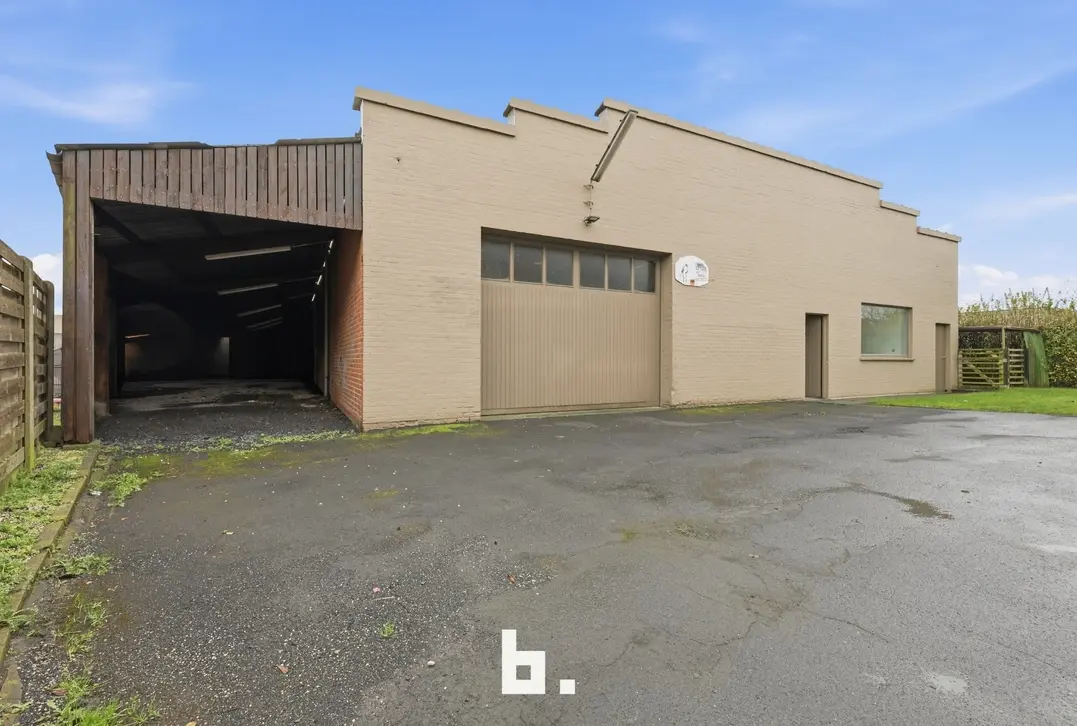 Villa met Loods in Sint-Eloois-Vijve - Waregem