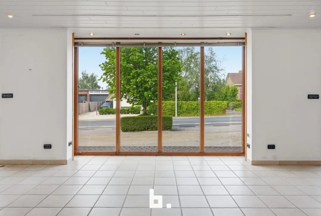 Karaktervolle villa met loods, 36 zonnepanelen en tal van mogelijkheden!  - Tielt