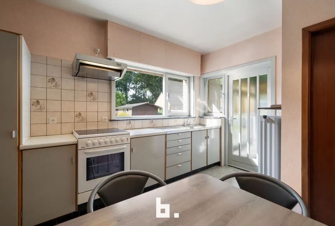 Karaktervolle laagbouwvilla op een perceel van 1.710 m² – Toplocatie in Oedelem - Oedelem