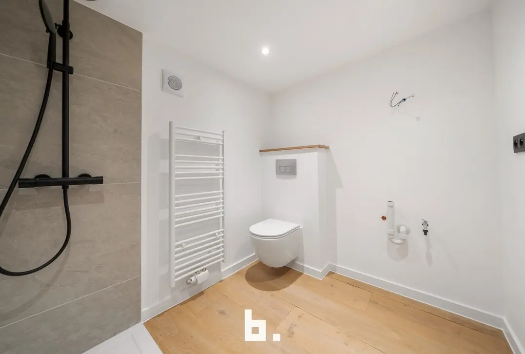 Instapklare woning met 2 slaapkamers op zeer centrale ligging. - Sint-Andries