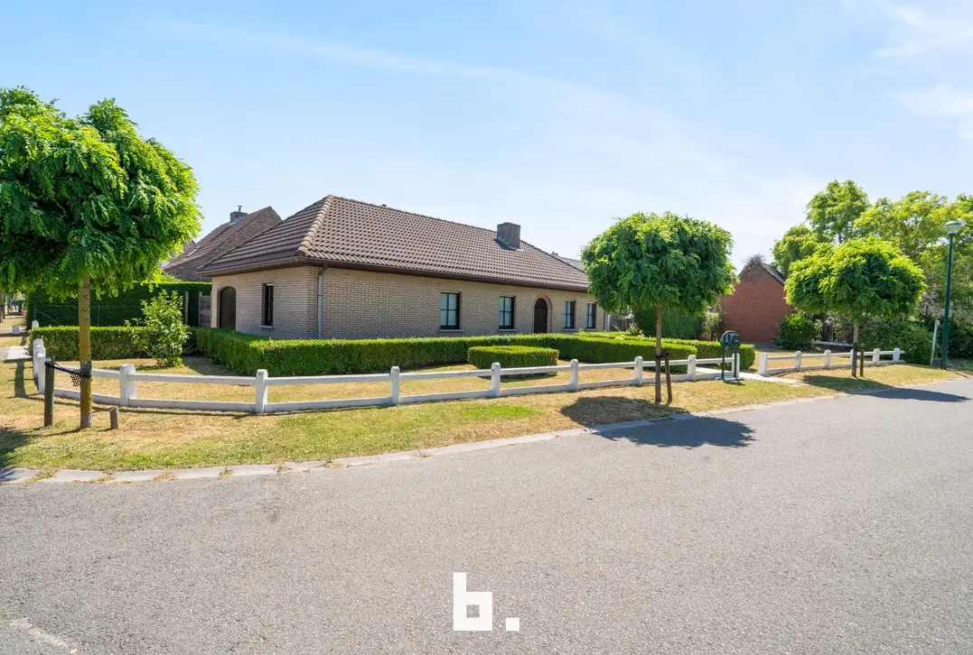 Alleenstaande villa, omgeven door groen - Blankenberge