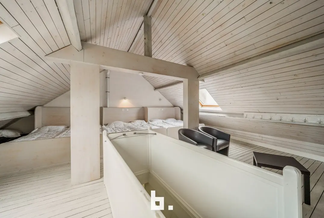 Uniek art deco herenhuis met 5 slaapkamers, 4 badkamers en 2 terrassen - Oostende