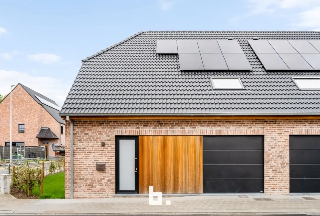Ruime nieuwbouwwoning met 4 slaapkamers, garage en mooi afgewerkte tuin - Ledegem