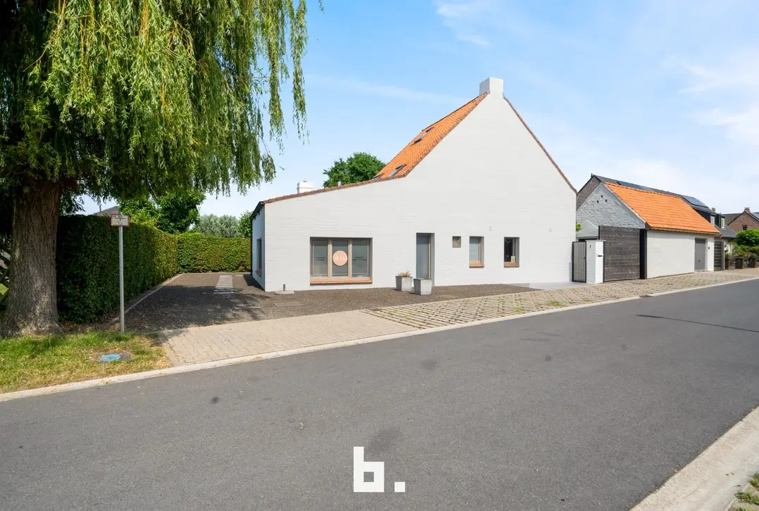Knappe villa met praktijk in doodlopende straat - Torhout