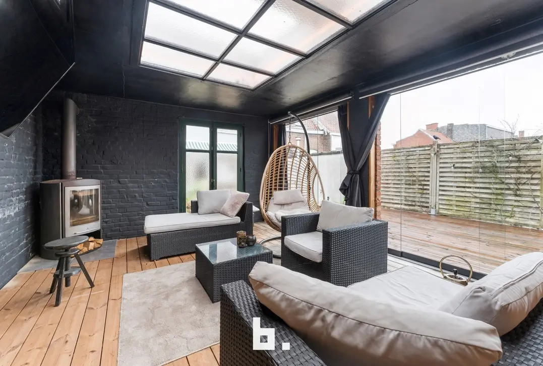 Unieke, polyvalente woning met handelsruimte, dubbele garage en atelier! - Kortrijk
