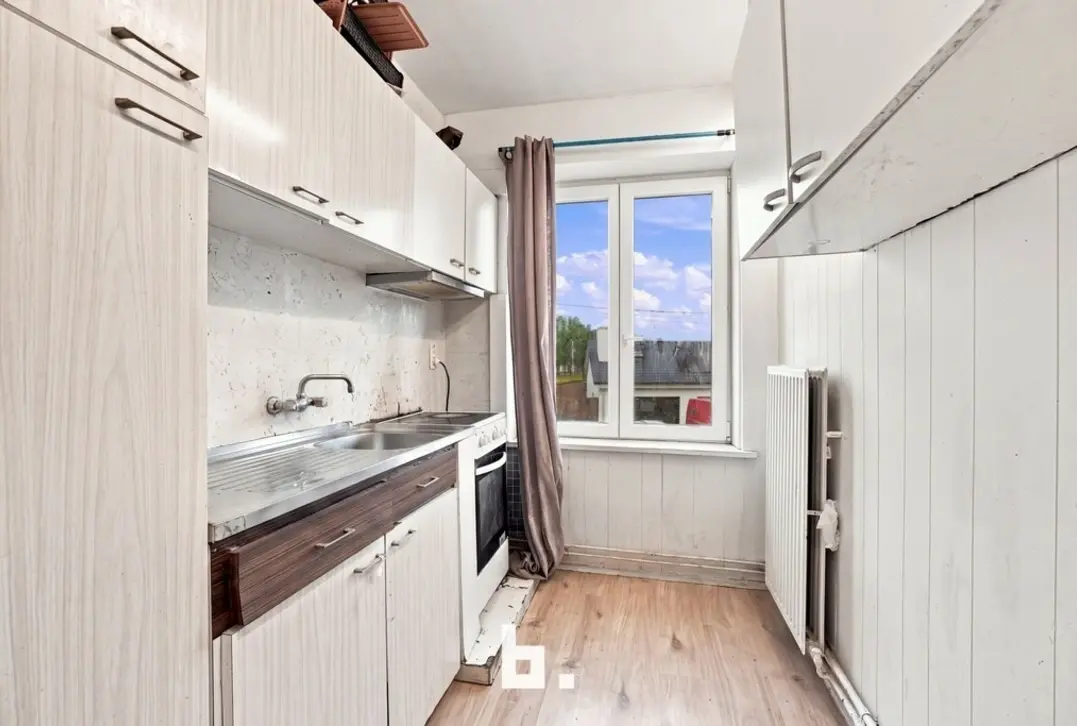 Ruim appartement met 3 slaapkamers en parkeerplaats, interessante investering! - Roeselare