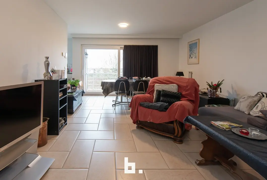 Stabiel verhuurd appartement met 5% rendement op topligging te centrum Menen - Menen