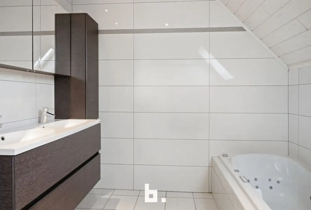 Karaktervolle villa met loods, 36 zonnepanelen en tal van mogelijkheden!  - Tielt