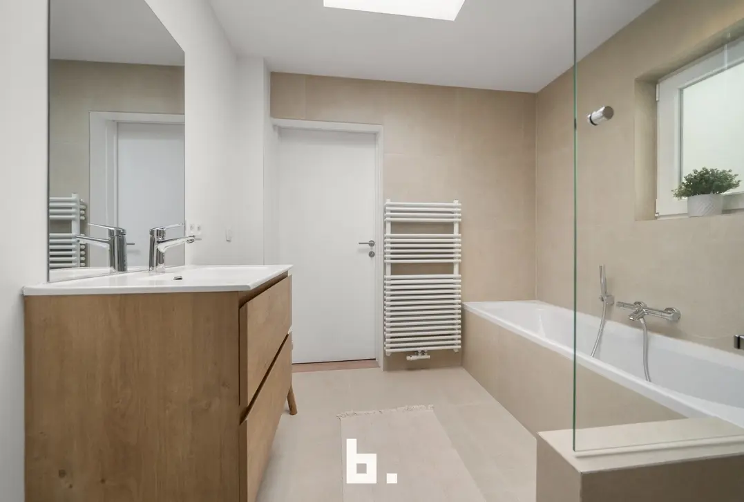 Instapklare woning met charmante tuin i - Brugge