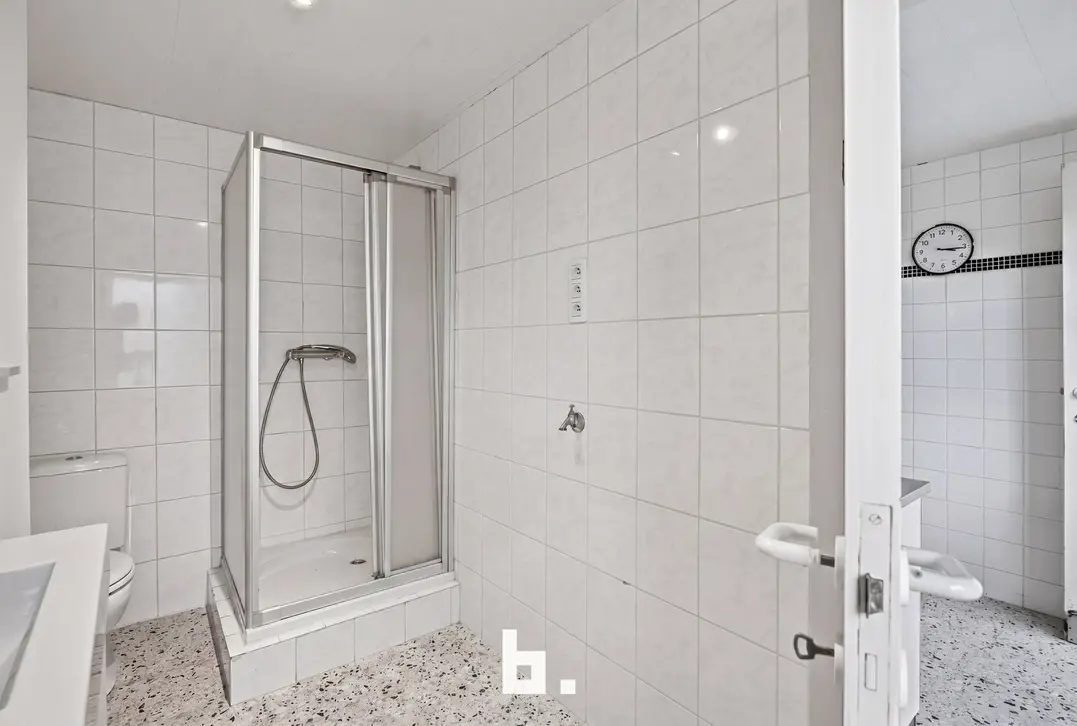 Te renoveren woning met garage en potentieel op centrale ligging in Staden - Staden