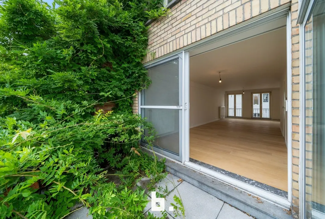 Instapklare woning met garage nabij de Coupure. - Brugge