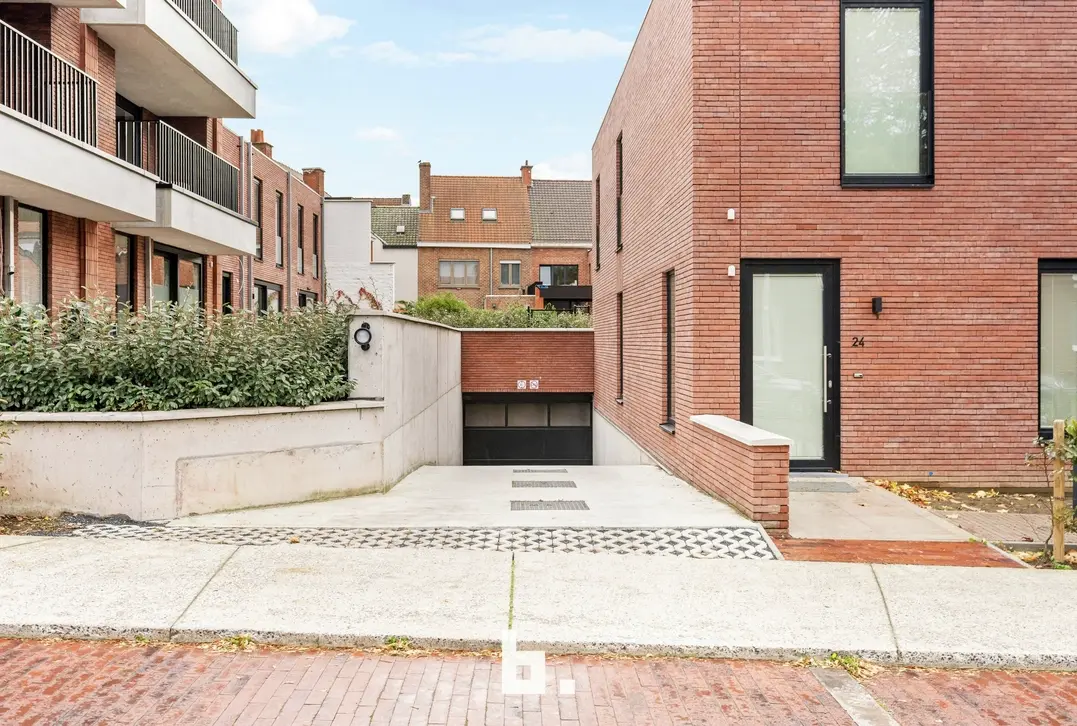 Volksplein 18B, 8500 Kortrijk - €444.852,64 - Instapklare nieuwbouwwoning met 5 slaapkamers, tuin, dakterras en garagebox in hartje Kortrijk!