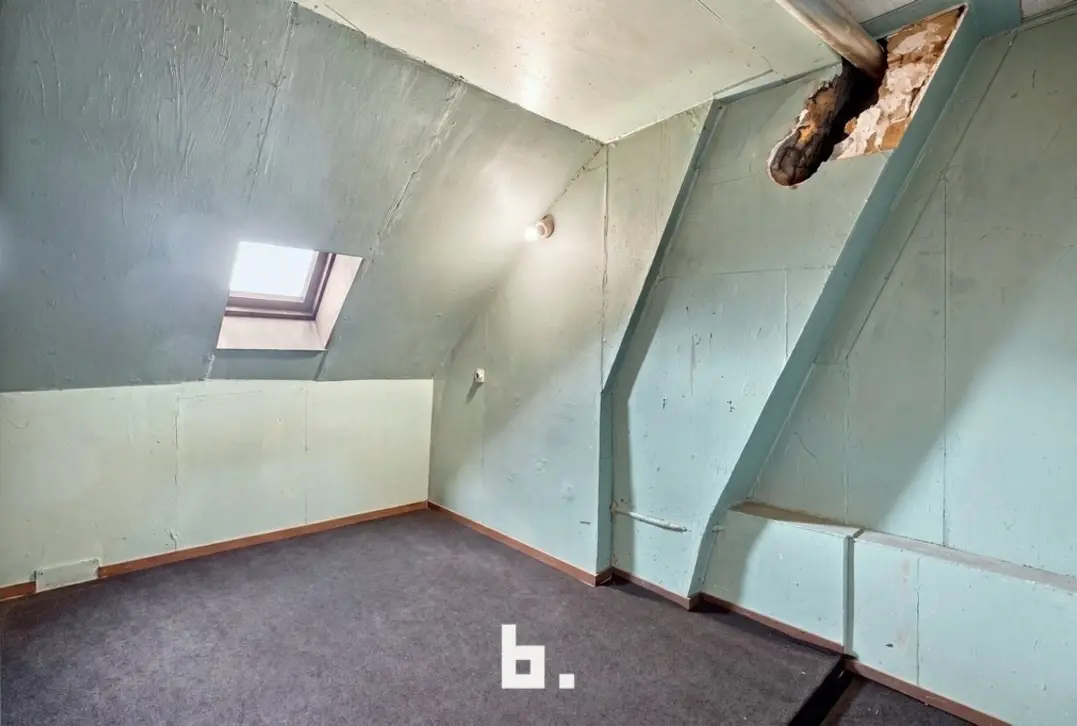 Ruim appartement met 3 slaapkamers en parkeerplaats, interessante investering! - Roeselare