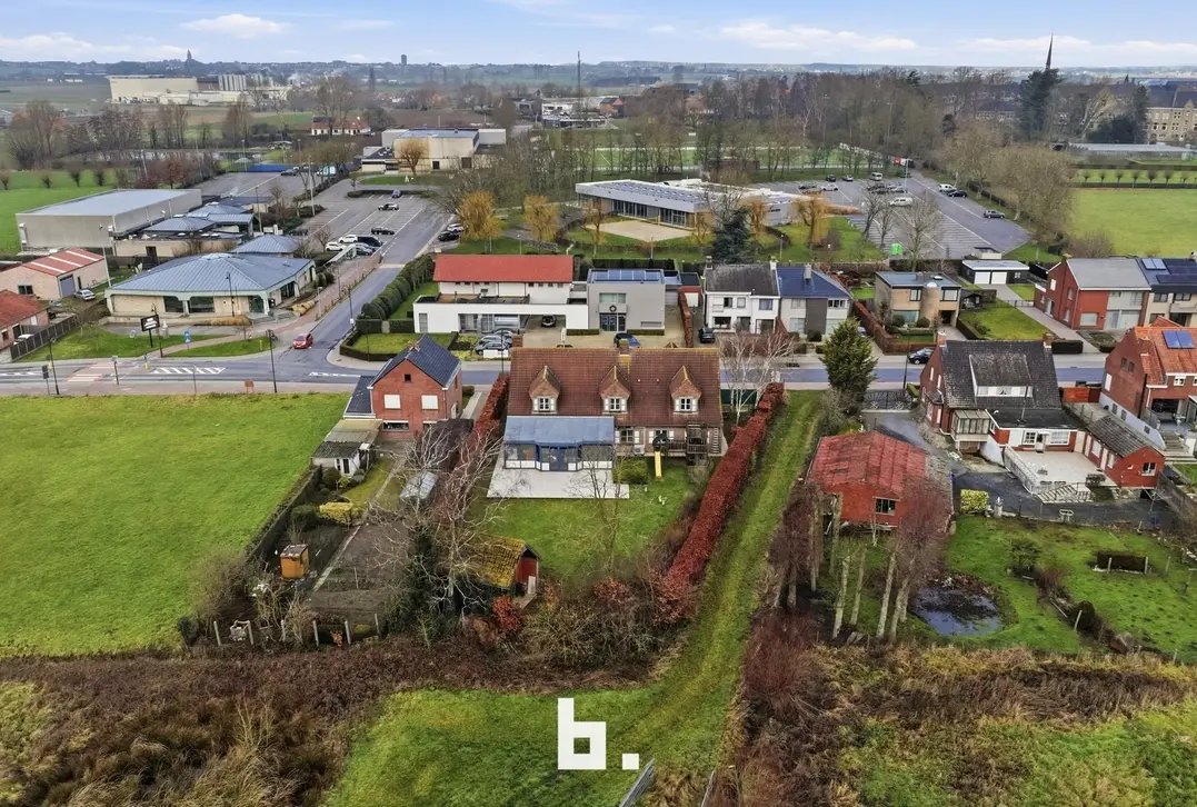 Handelspand met woonst op toplocatie - Moorslede