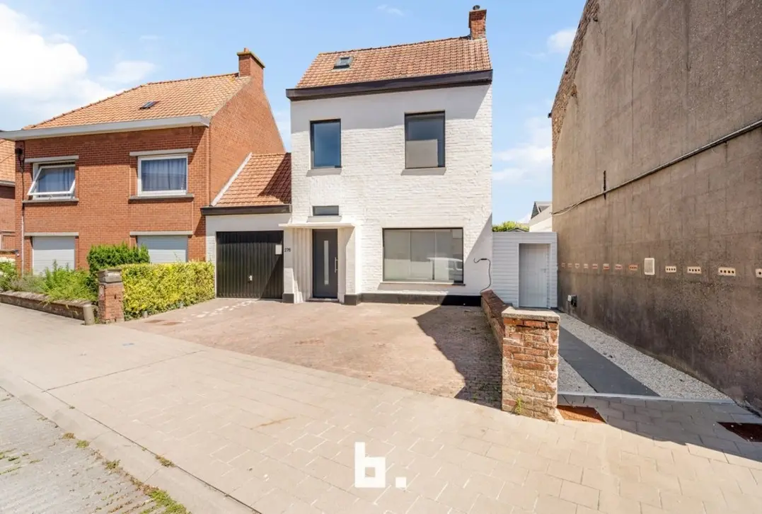 Instapklare halfopen bebouwing met 3 slaapkamers en garage! - Roeselare