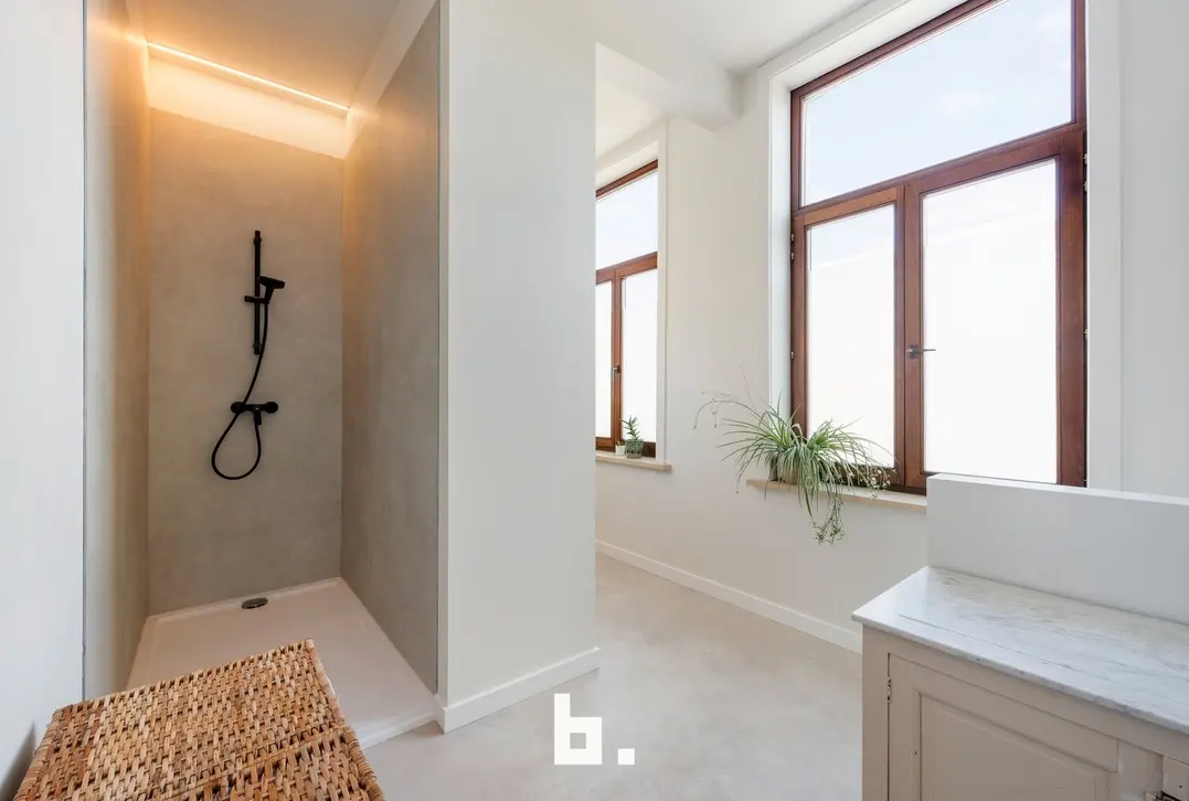 Volledig gerenoveerde woning te Kortrijk! - Kortrijk - €275.000