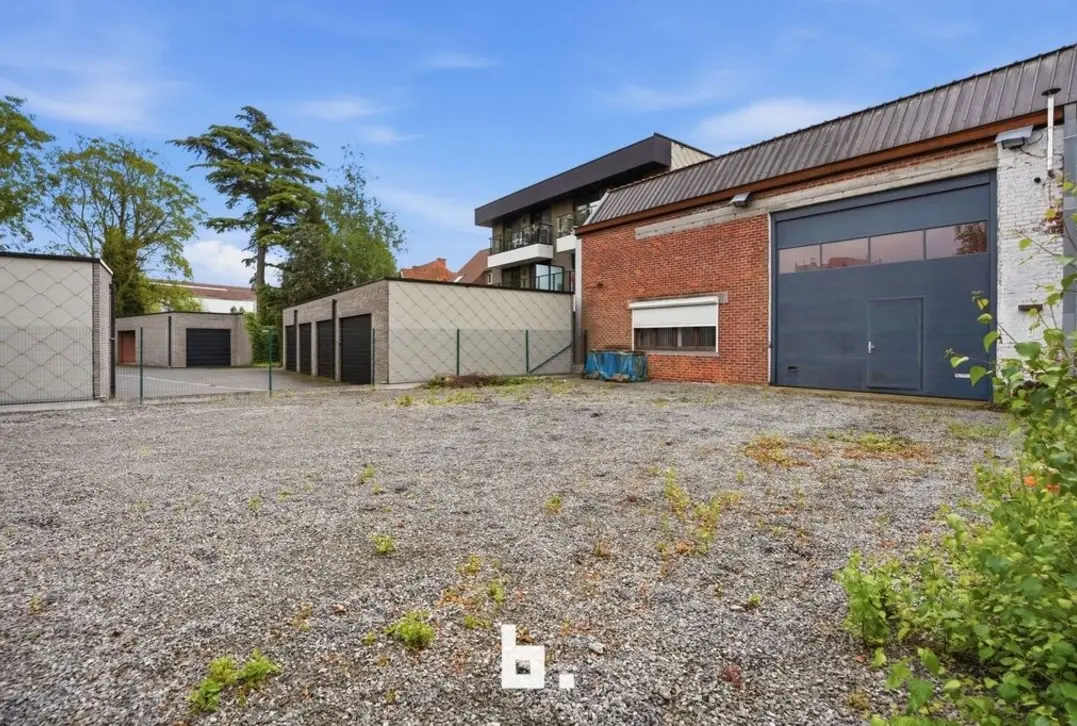Multifunctioneel en vlot inrijbaar magazijn - Roeselare