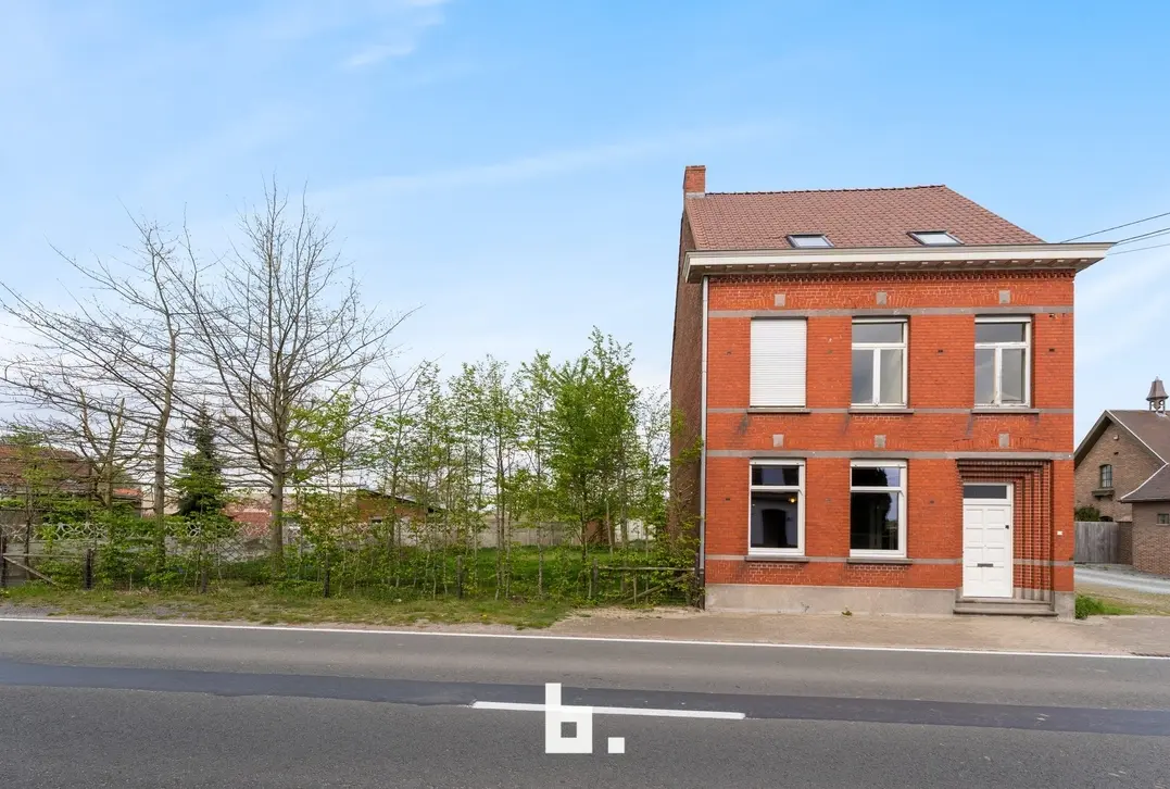 Karaktervolle renovatiewoning met ruime oprit in Kuurne - Kuurne