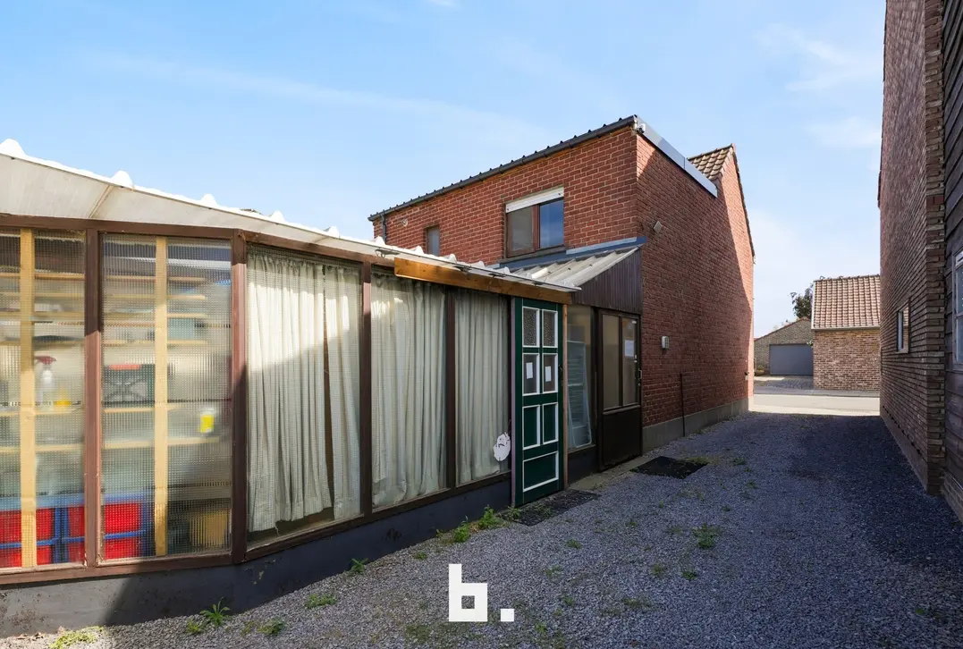 Halfopen woning met 2 slaapkamers, garage in Desselgem - Waregem