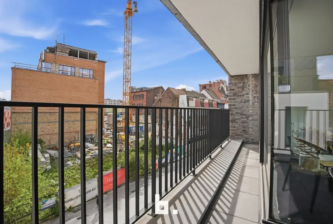 Uniek 3-slaapkamerappartement (133m²) met zonnig terras (15m²) op bijzonder centrale ligging - Kortrijk - €450.000