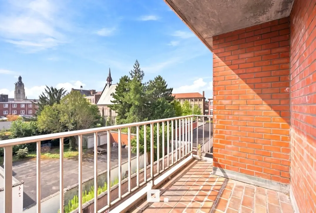 Instapklaar investeringsappartement met onmiddellijk rendement van 5%! + Garage en Berging  - Roeselare