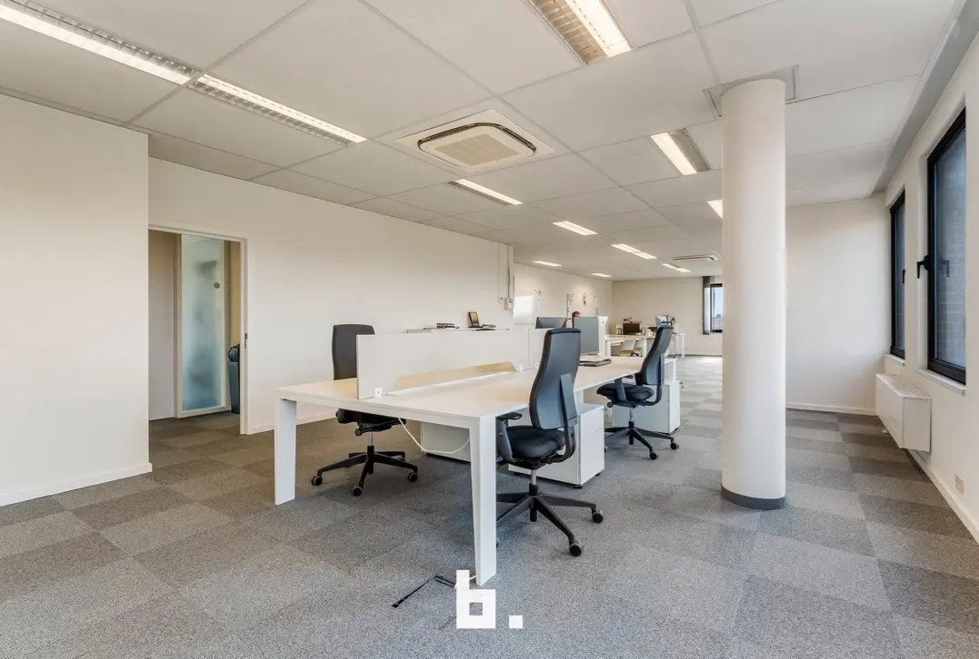 Ruim kantoor op centrale locatie - Roeselare