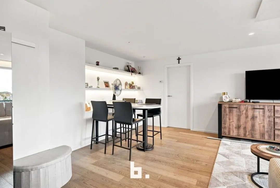 Gezellig gerenoveerd appartement met ruim zonneterras  - Roeselare