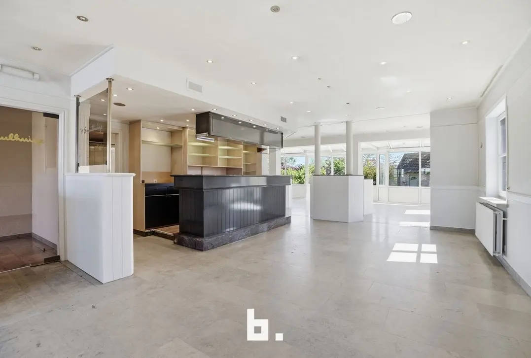 Handelspand met woonst op toplocatie - Moorslede