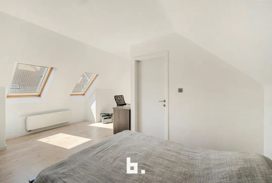 Instapklare én gerenoveerde woning op leuke locatie in Roeselare - Roeselare