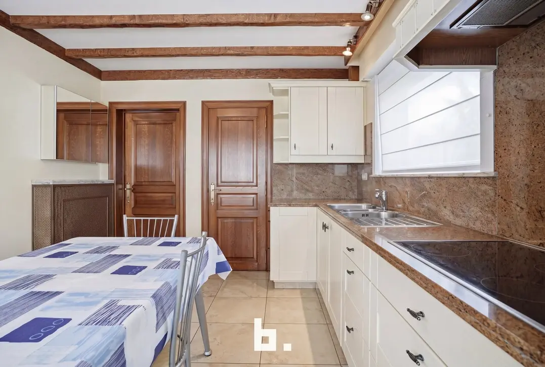 Ruime en veelzijdige woning met atelier op topligging in Izegem - Izegem