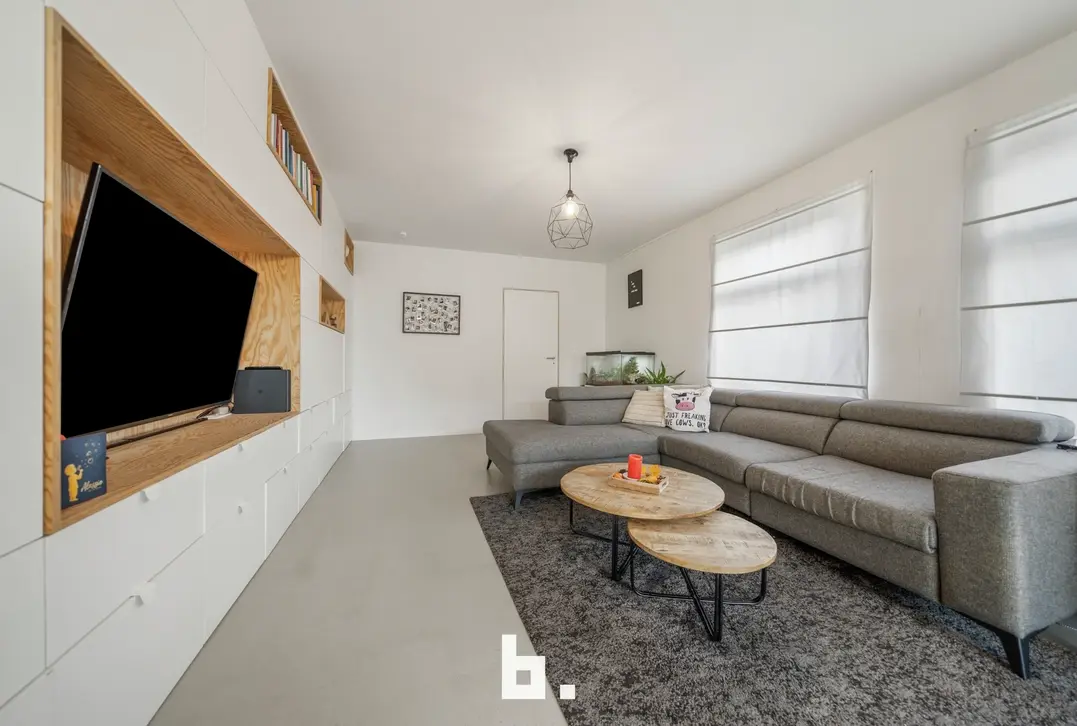 Charmante hoekwoning met 2 slaapkamers en tuin. - Sint-Andries