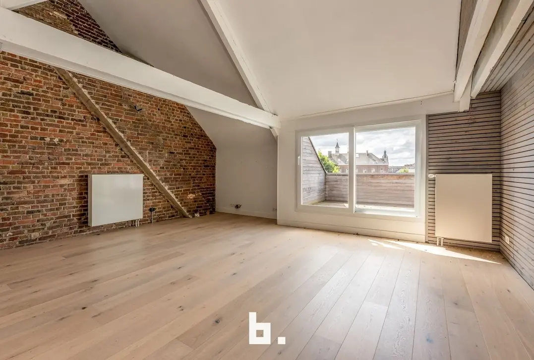 Exclusief neoclassicistisch herenhuis in hartje Roeselare - Roeselare