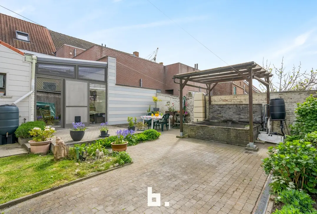 Verzorgde woning met tuin, garage en gunstig EPC in Westkerke - Westkerke