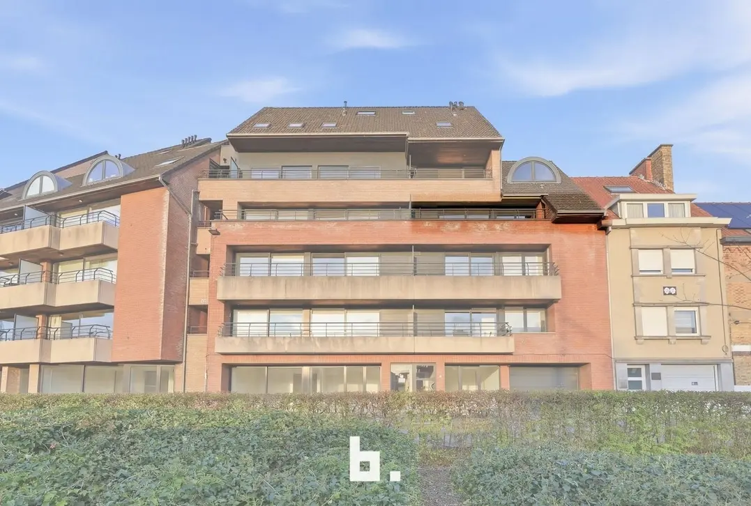Stijlvol appartement met garage en panoramisch zicht - Roeselare