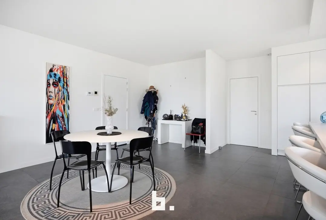 Uniek 3-slaapkamerappartement (133m²) met zonnig terras (15m²) op bijzonder centrale ligging - Kortrijk - €450.000