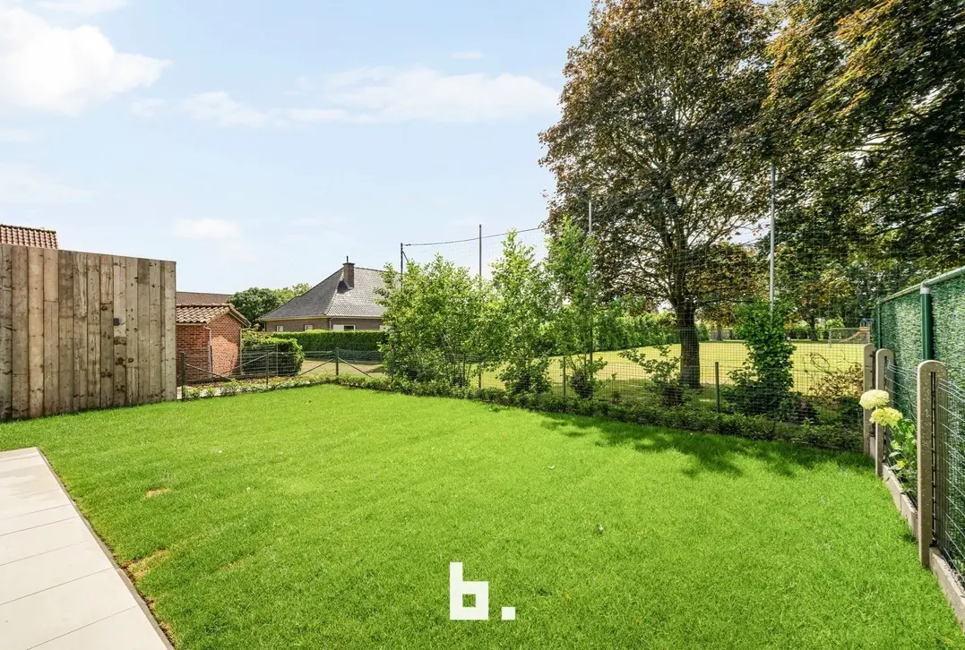 Instapklare, luxueus gerenoveerde villa met praktijkmogelijkheden op toplocatie in Rumbeke - Roeselare