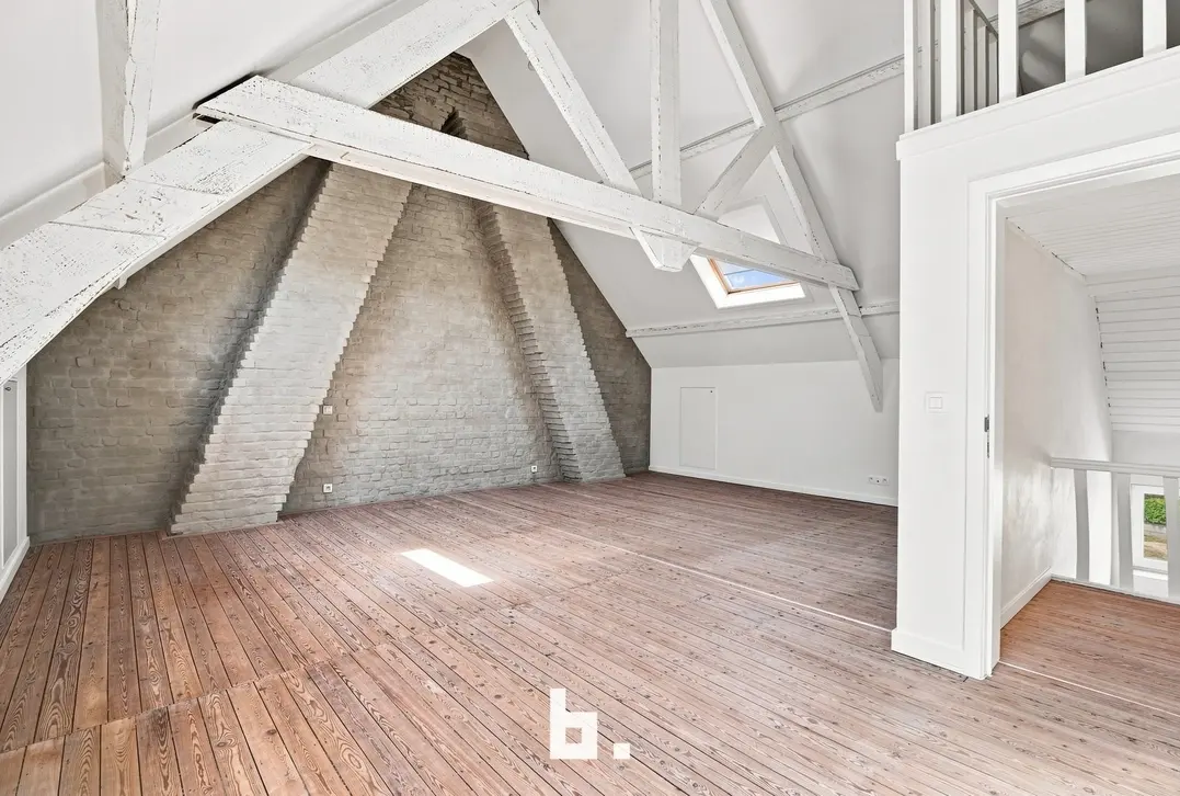 Karaktervolle stadswoning met 4 slaapkamers in hartje Roeselare - Roeselare