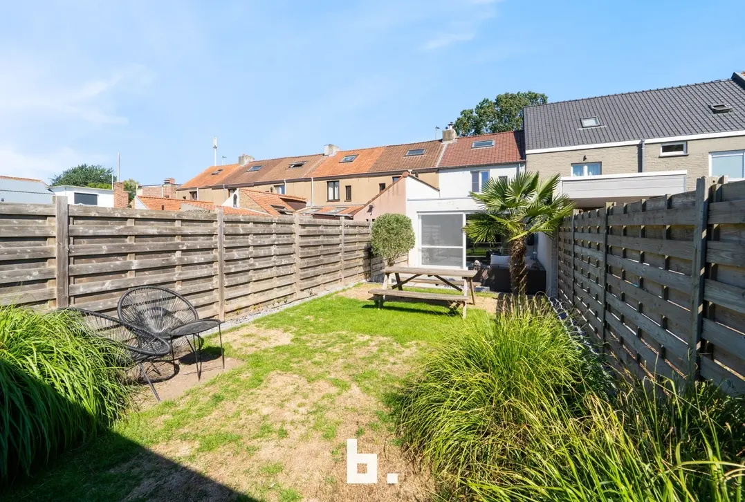 Perfect instapklare woning met gezellige tuin op uitstekende ligging - Sint-Kruis