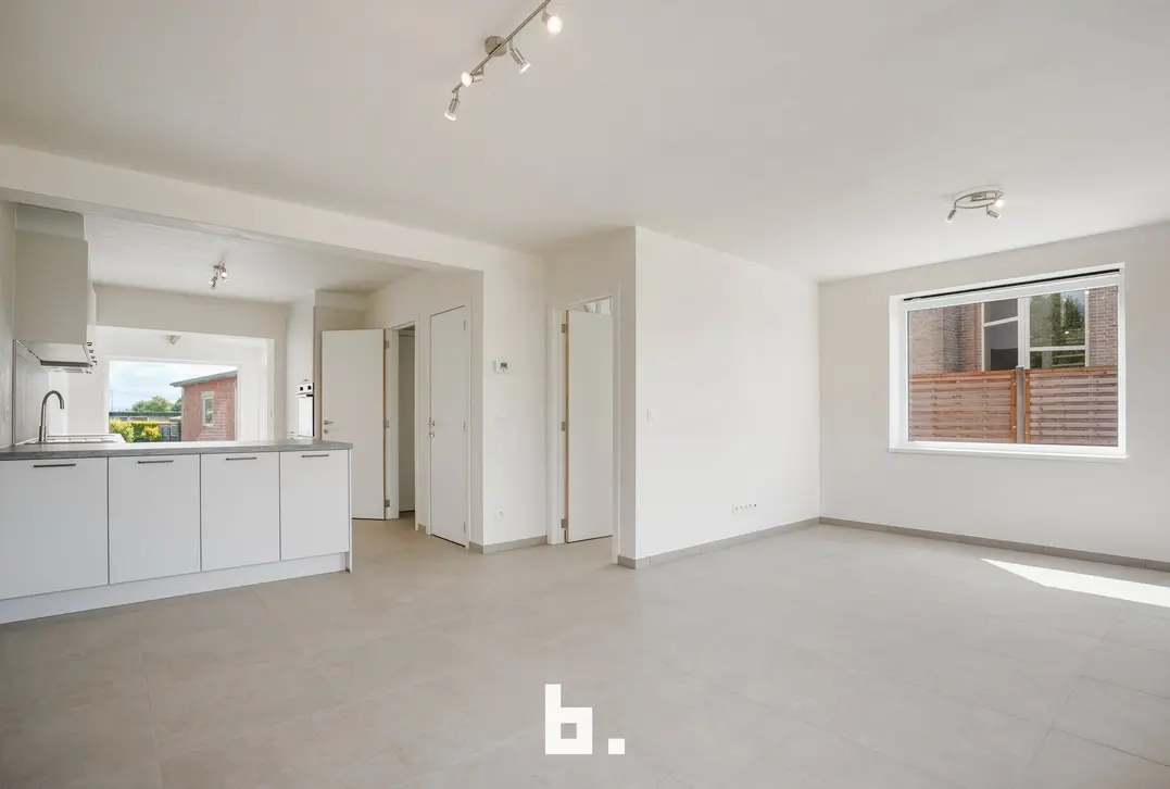 Energiezuinige gezinswoning met 3 slaapkamers en ruime garage te huur in Wielsbeke - Wielsbeke