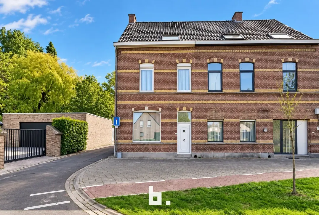 Hoekwoning met karakter - Izegem