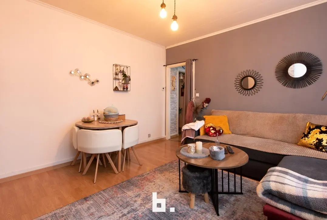 Opbrengsteigendom met drie 1 slaapkamer appartementen te centrum Oostende  - Oostende