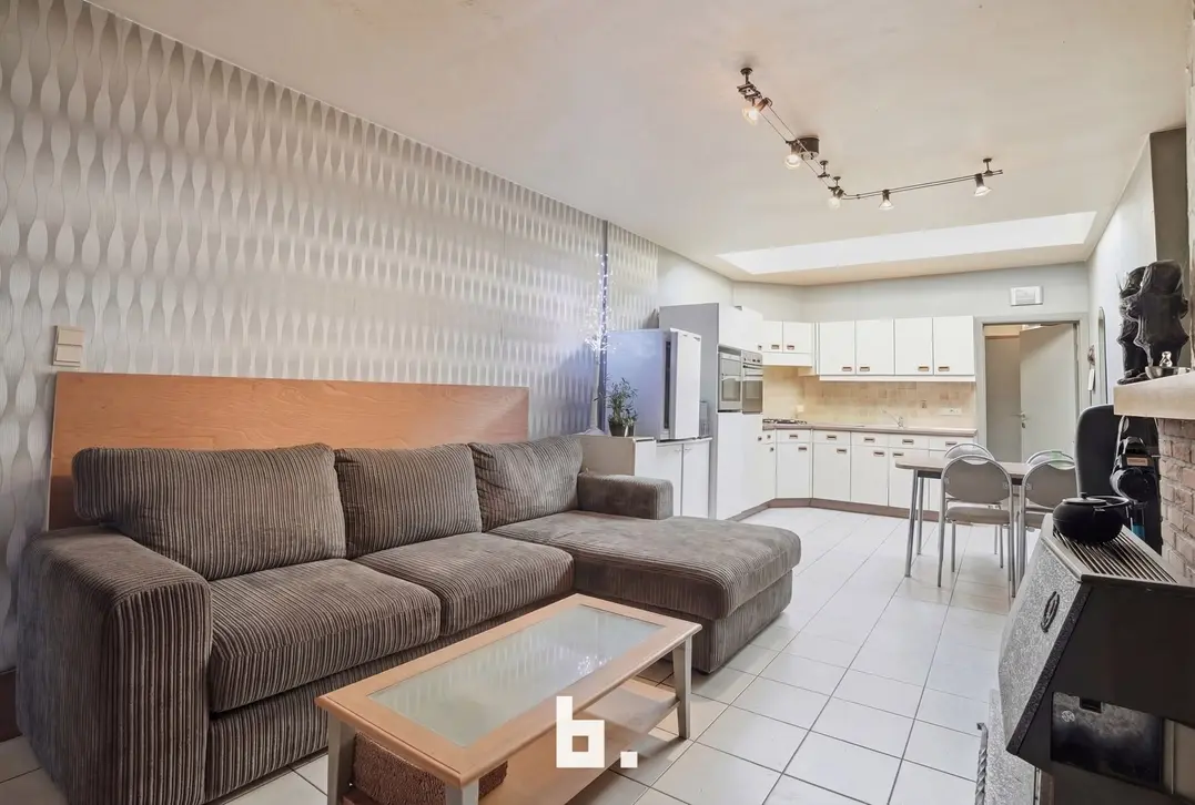 Centraal gelegen woning met zonnige tuin in het centrum-Wervik-€99.000