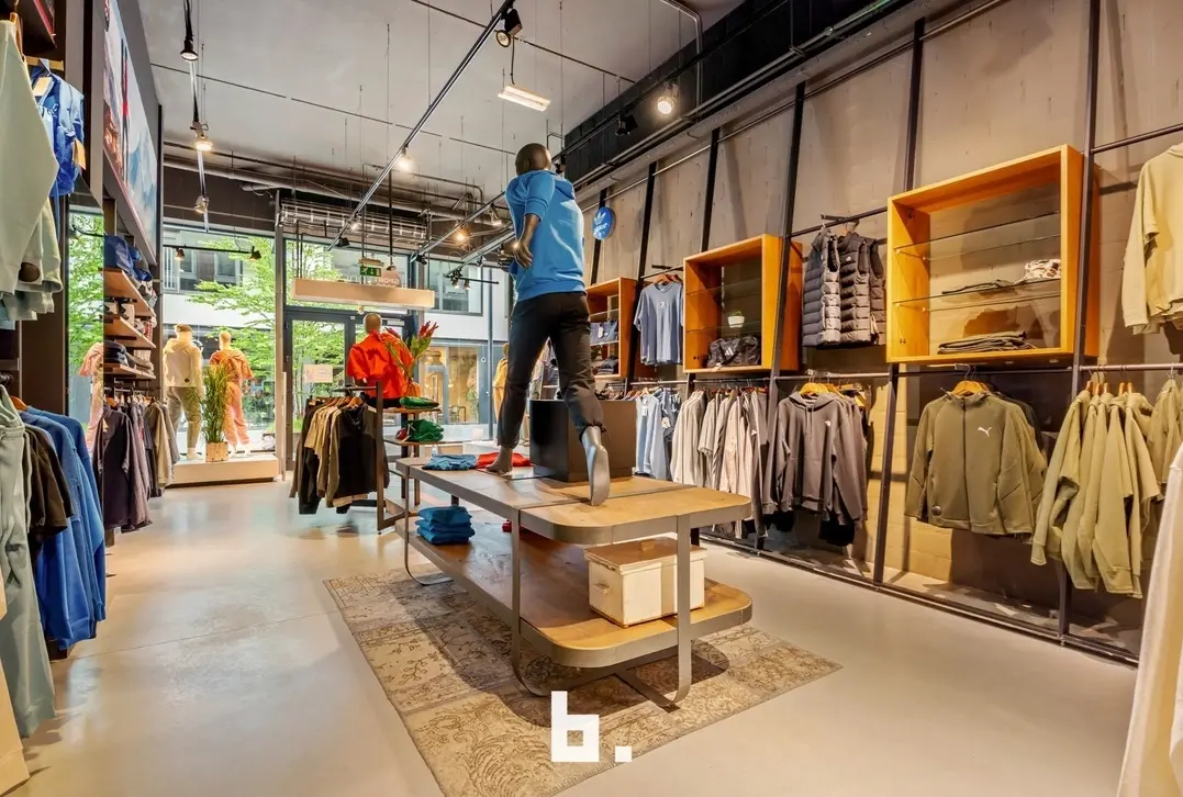 Winkelruimte van 592 m² met een ideale locatie in het hart van Roeselare! - Roeselare