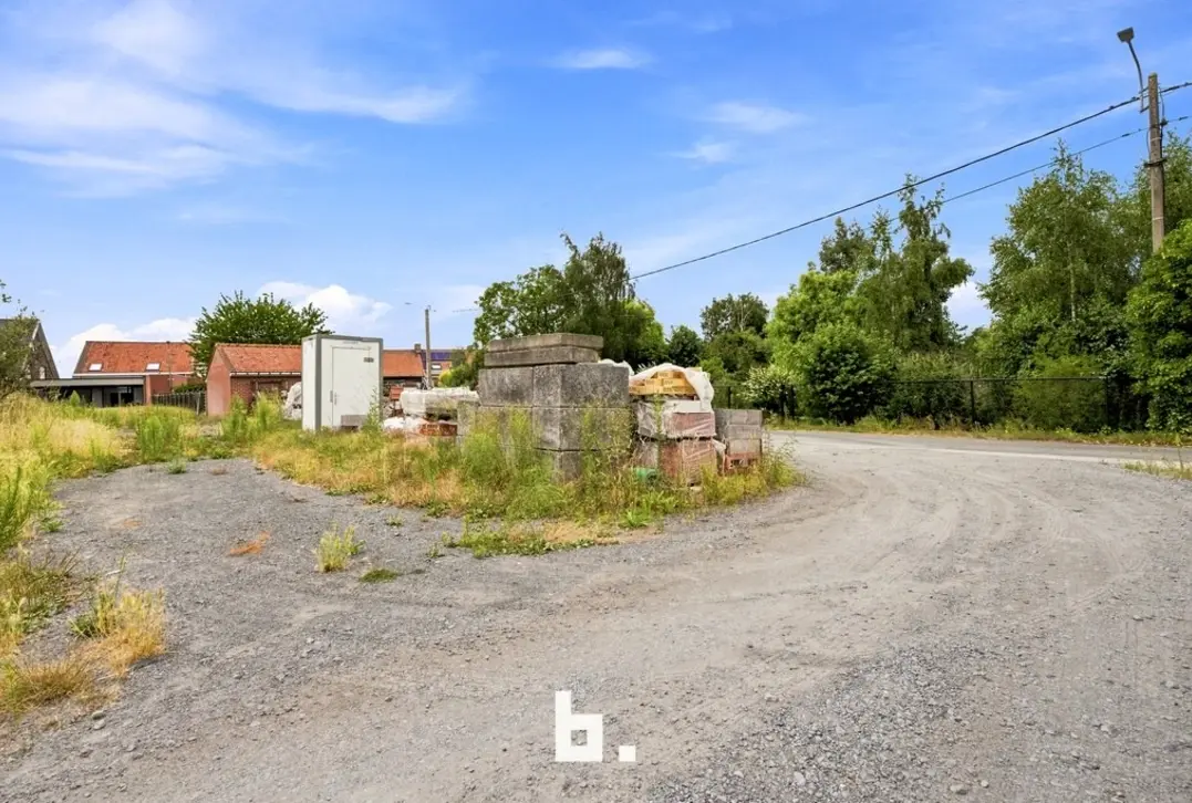 Instapklare halfopen bebouwing met 3 slaapkamers, prachtige tuin én uitweg in Sint-Eloois-Winkel! - Ledegem