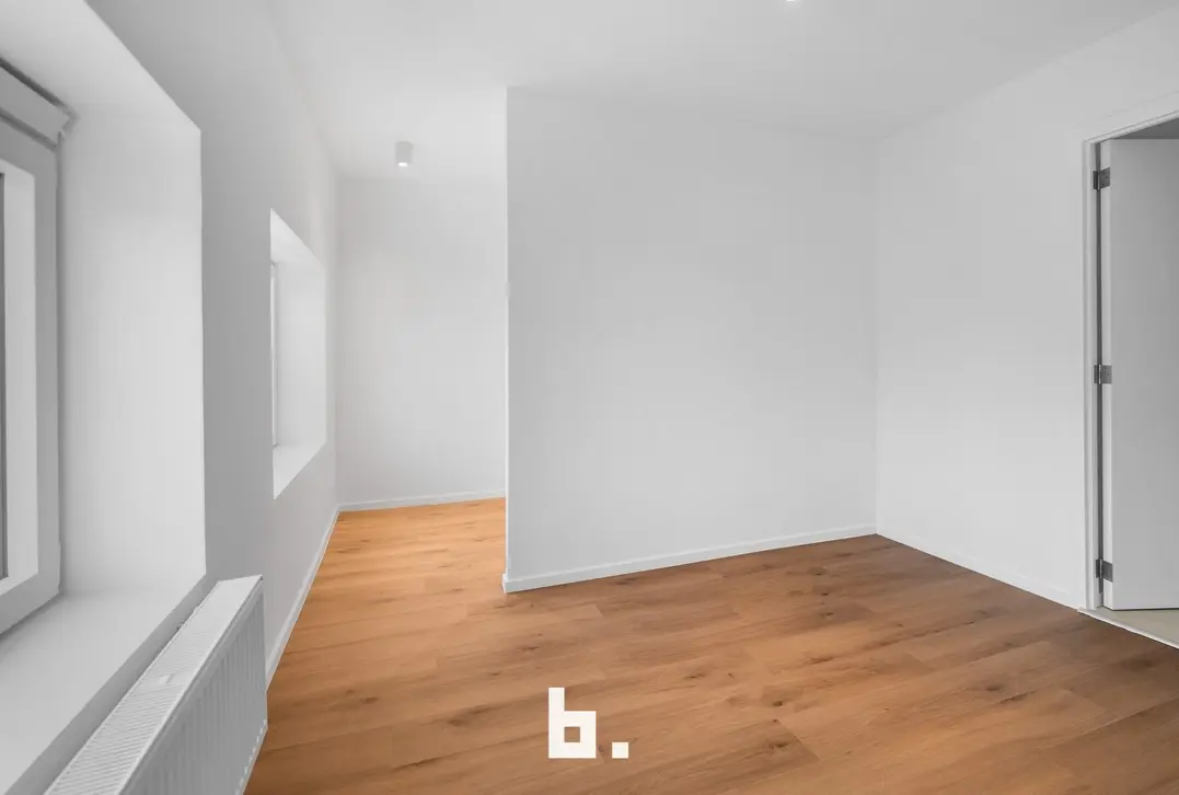 Energiezuinige, volledig gerenoveerde woning met landelijke vergezichten!-Zwevegem-€295.000