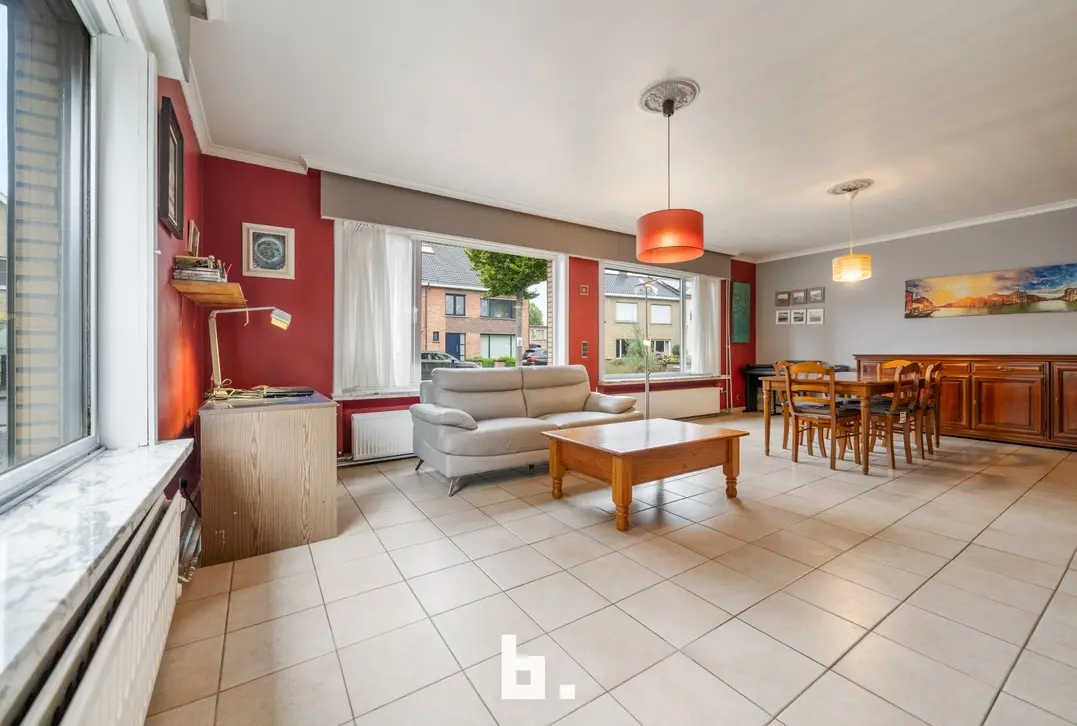 Halfopen bebouwing met 3 slaapkamers en garage op zeer gegeerde ligging! - Sint-Andries