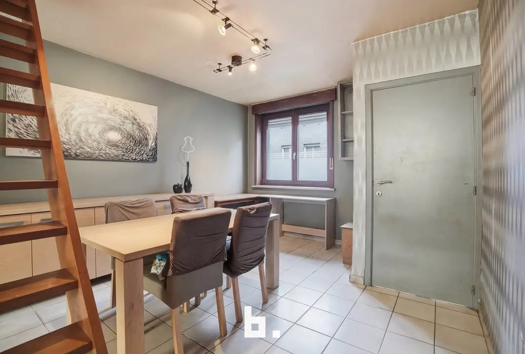 Centraal gelegen woning met zonnige tuin in het centrum-Wervik-€99.000