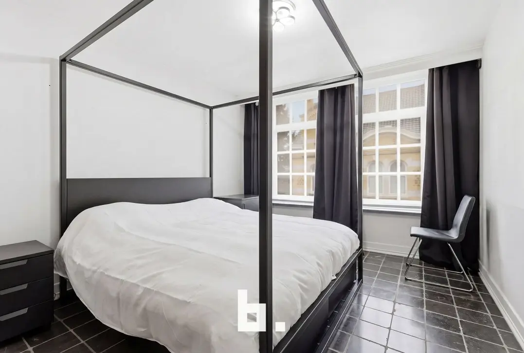 Commercieel handelspand met instapklare woonst op topligging in Roeselare - Roeselare